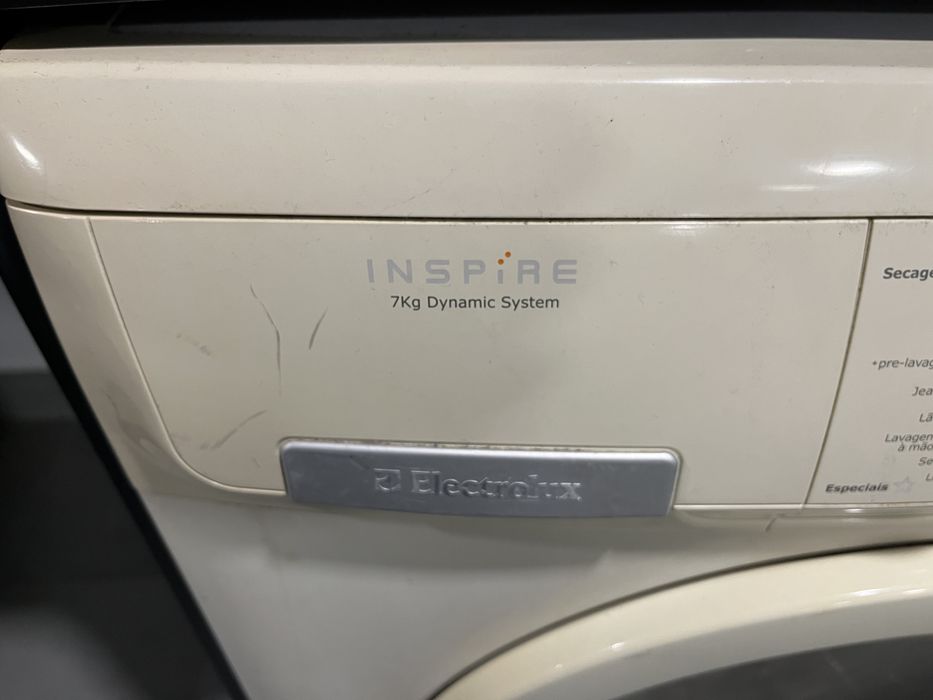 Maquina lavar e secar roupa Eletrolux