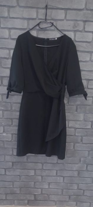 Czarna elegancka sukienka
