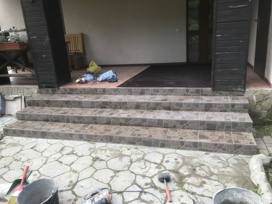 Вкладаю плитку, керамічну та тротуарну