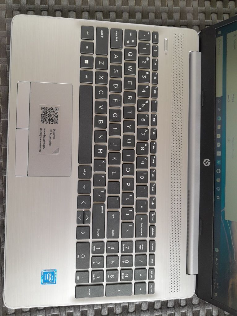Laptop HP 250 G8 15,6" 8 GB 256 GB srebrny NOWY!!