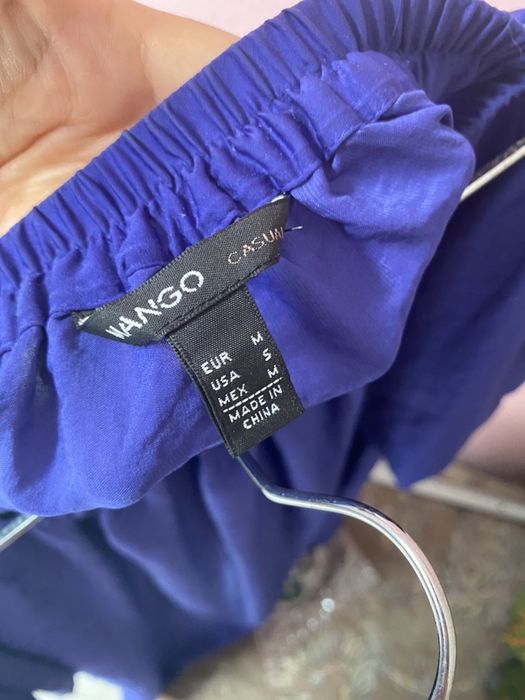 MANGO - Vestido Azul acetinado ombro a ombro - manga descaida (usado)