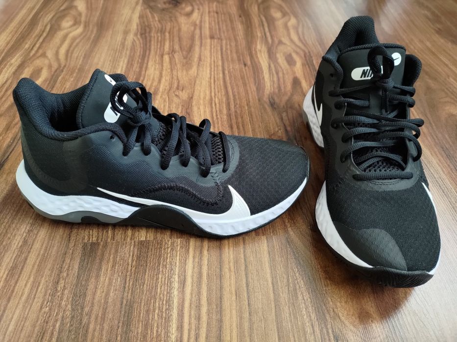 Кросівки Nike RENEW ELEVATE, розмір 40,5, оригінал