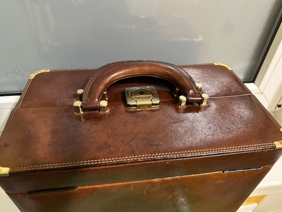 Кейс з натуральноі шкіри