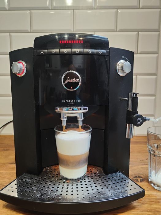 Ekspres ciśnieniowy Jura F50