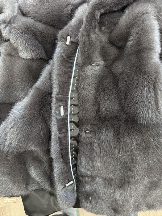 Продам норкову шубу , автоледі