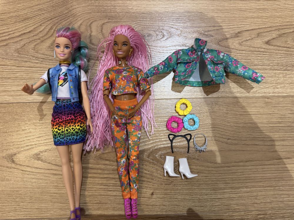 Lalki barbie plus akcesoria.