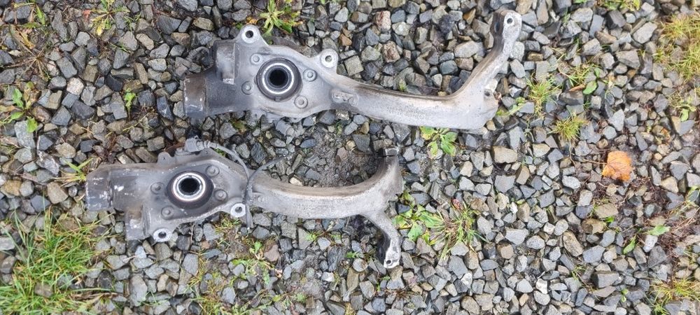 Audi A6 C6 Allroad Zwrotnice Przód