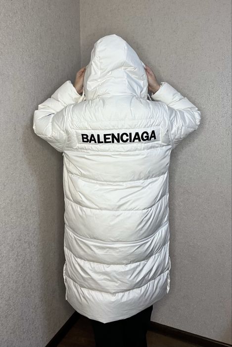Новий білий жіночий пуховик трансформер balenciaga