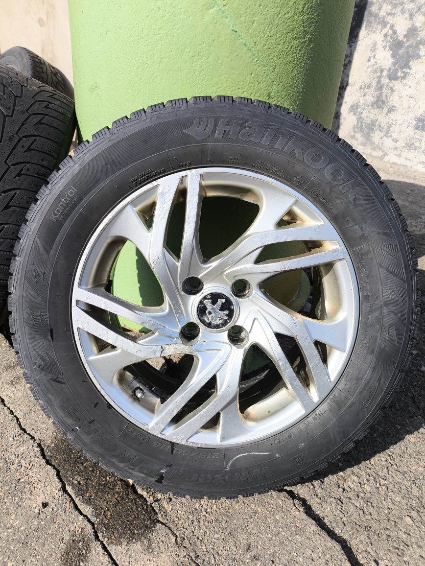 215/60 r16 з дисками 7j et32 peugeot 3008