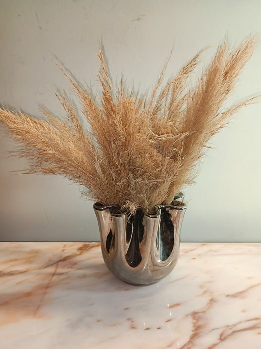 Peça para decoração em porcelana com acabamento em cromado,11cm