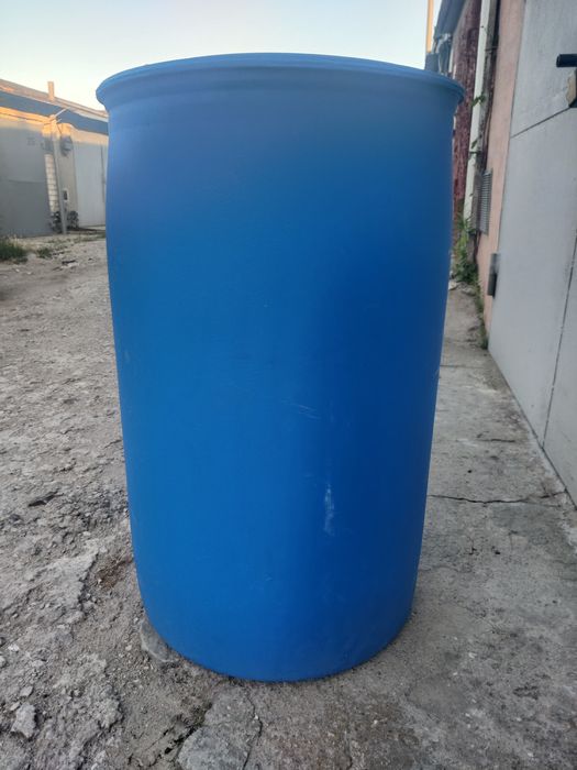 Бочка пластикова б/у 220