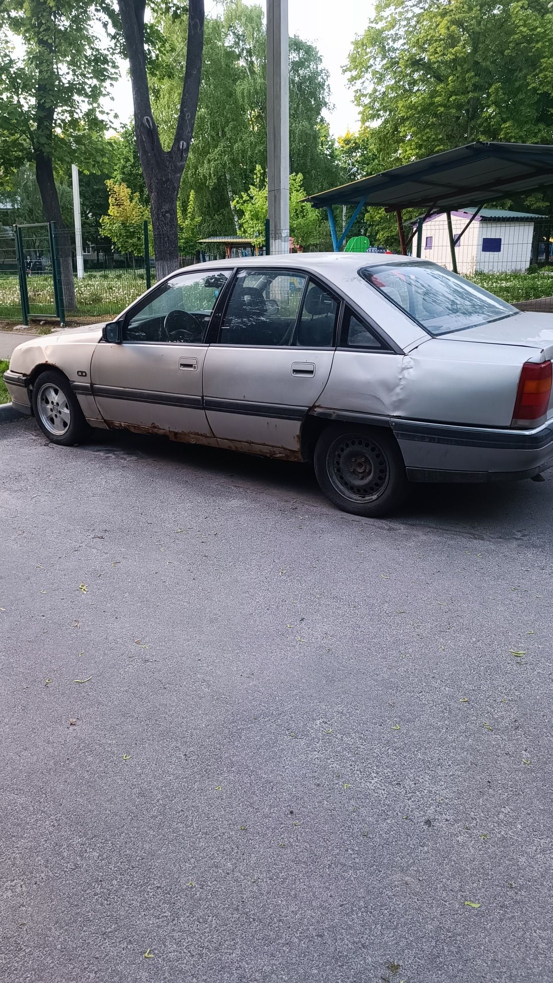 Продам Opel Omega 92p.