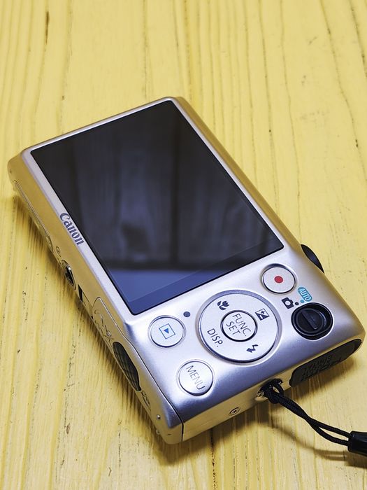 Компактный фотоаппарат Canon Digital IXUS 220 HS Silver