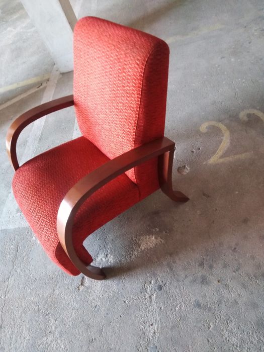 Cadeirão em cerejeira