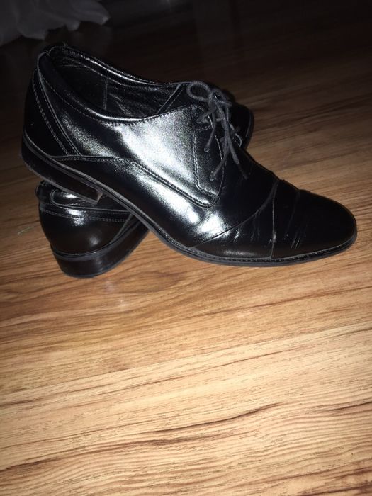 Buty chłopięce skórzane czarne roz 35