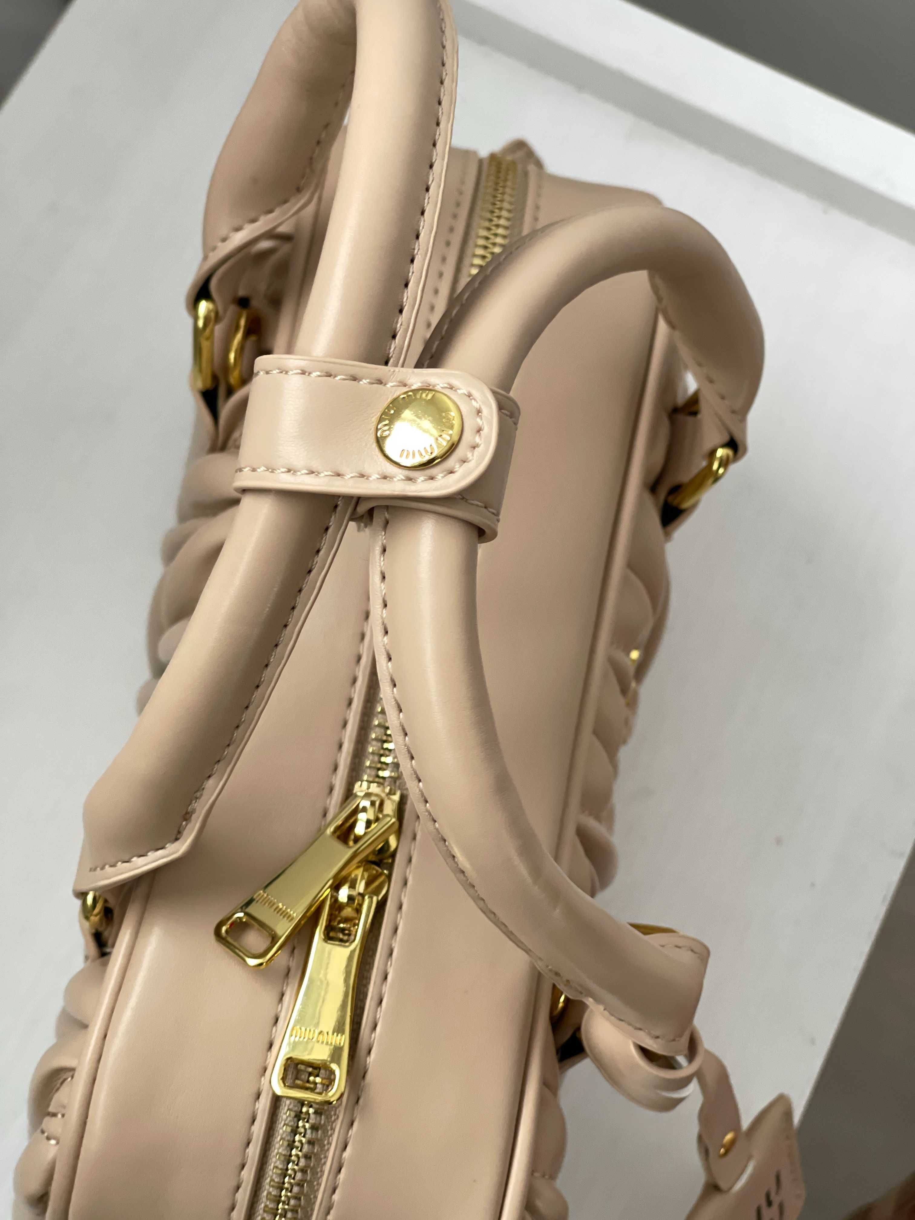 Жіноча сумка Miu Miu Arcadie Matelassé Nappa Leather Bag бежевый