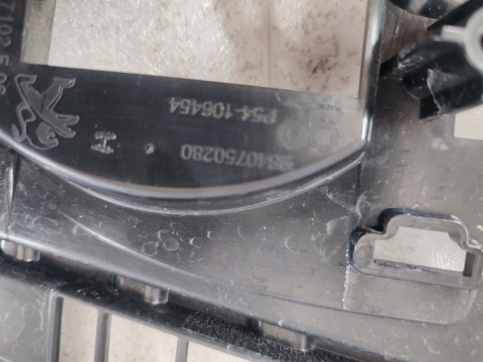 Grill Atrapa Peugeot 408 P54 22r-24r Oryginał