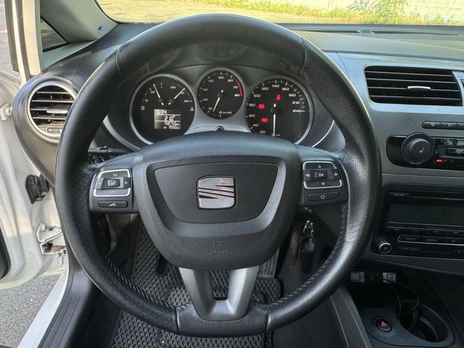 Seat Leon 2010, 1.6 бензин (BSE), комплектація Style