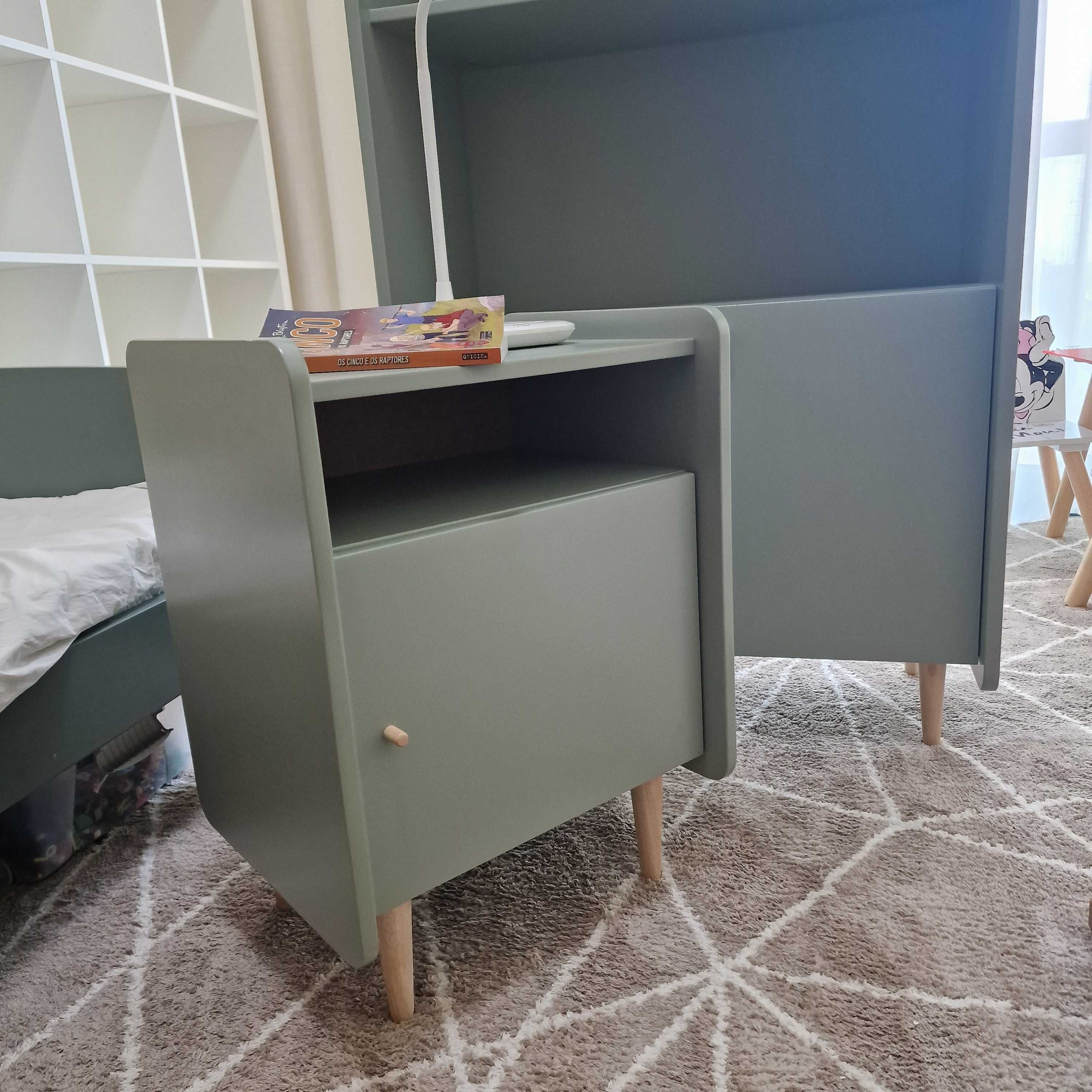 Conjunto de estante, mesa de cabeceira cor verde-acinzentado Laredoute