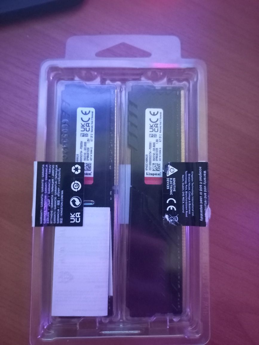 Продаю оперативну память від kingston ddr4 3200Mt/s 4гб плашка