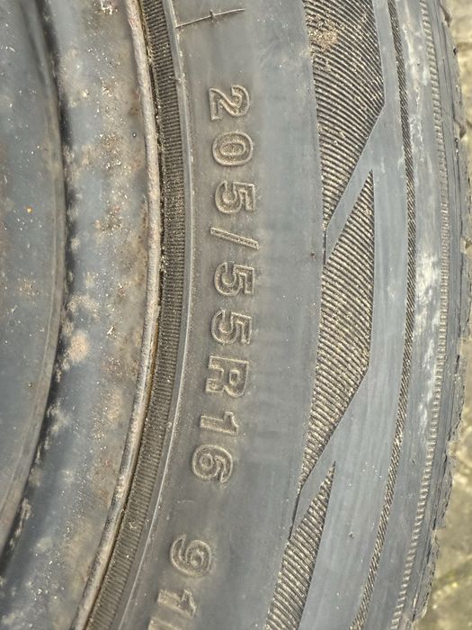 Диски з шинами 5/120, 205/55 р16 стояли на бмв е90