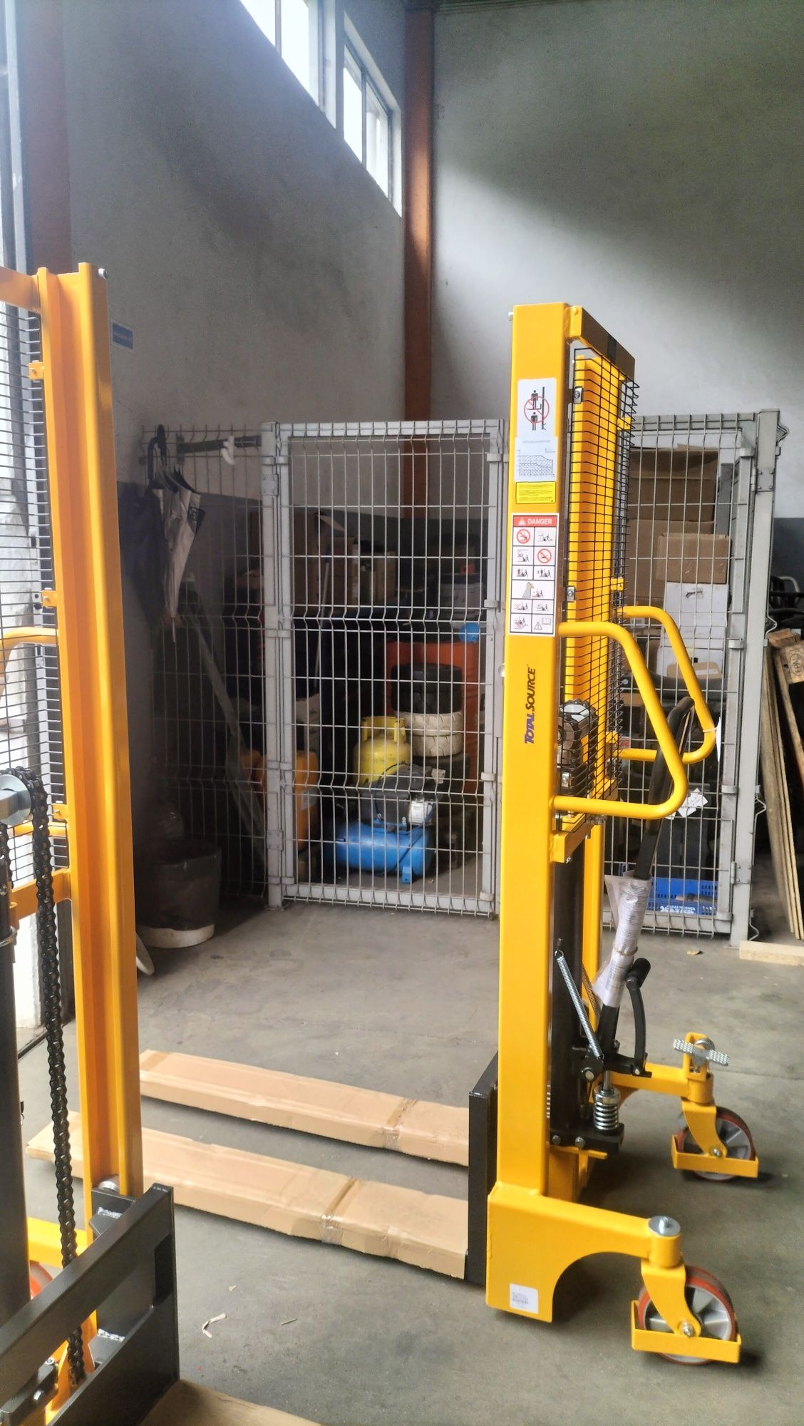 Novo , Empilhador , Porta Paletes , Stacker Manual 1000kg ,895€+iva