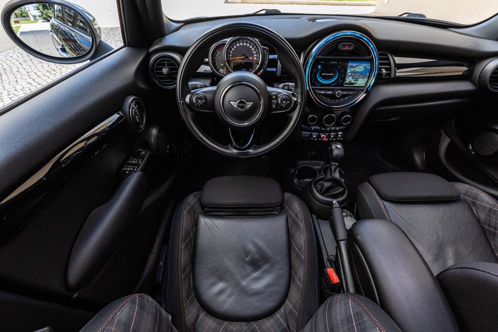 Mini Cooper 1.5 Turbo Auto Seven Edition (financiamento disponível)