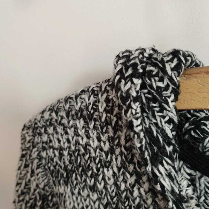 Ciepły sweter chłopięcy z kapturem Pepco r. 134/140 – jak nowy!