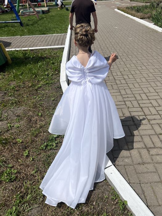 Продам біле плаття одягали 1 раз в гарному стані