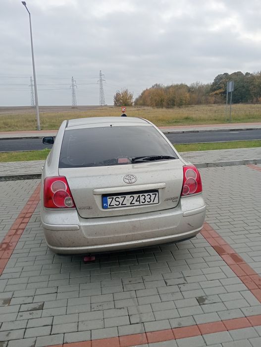 Toyota Avensis 1.8 benzyna