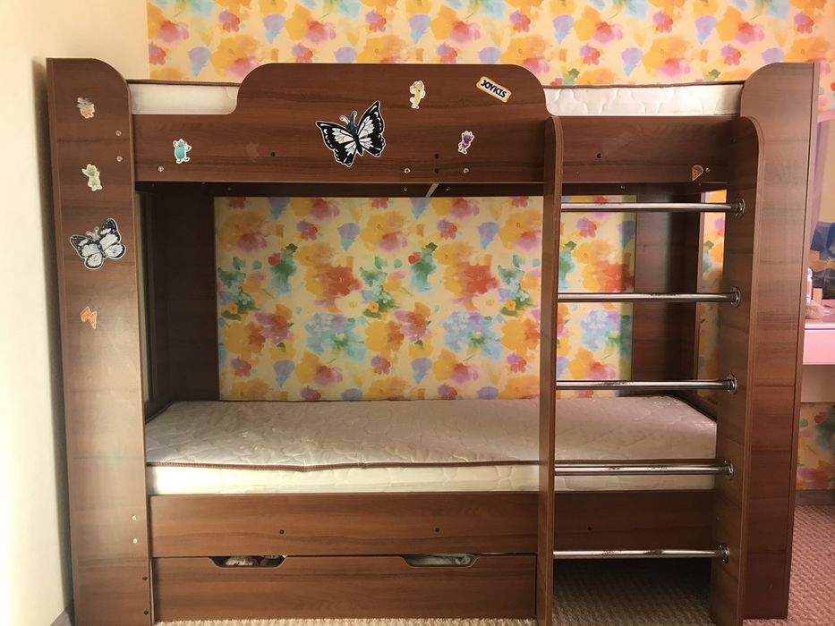 Продам кровать двухъярусная