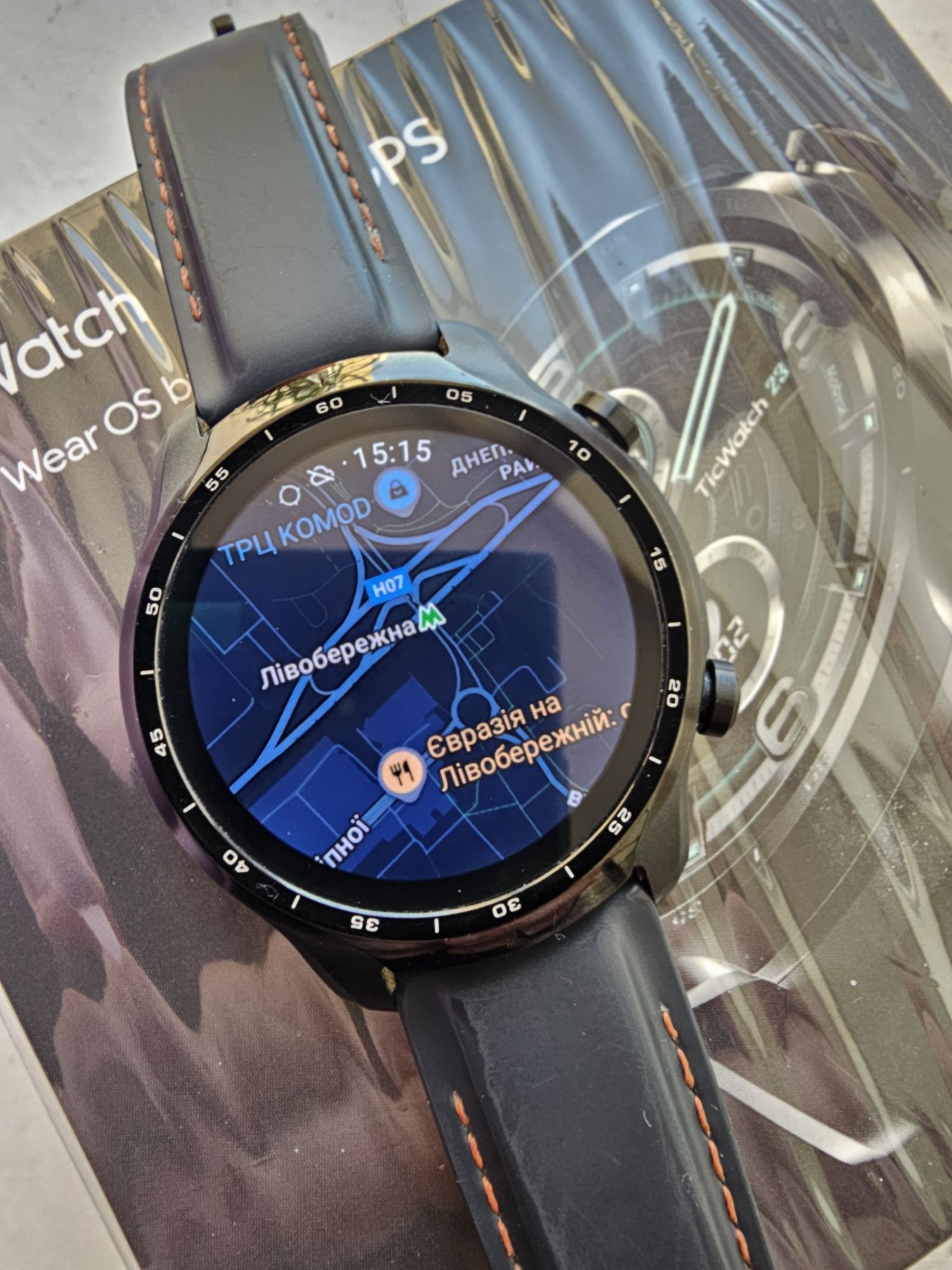 Умные часы TicWatch Pro 3.