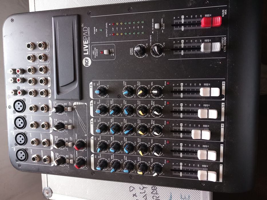 Mesa de mistura Rcf Livepad 8c