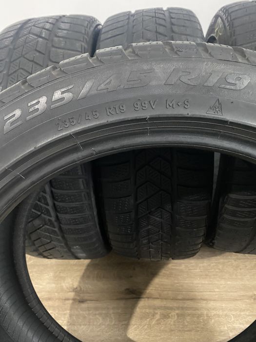 Opony zimowe 235/45/19 Pirelli