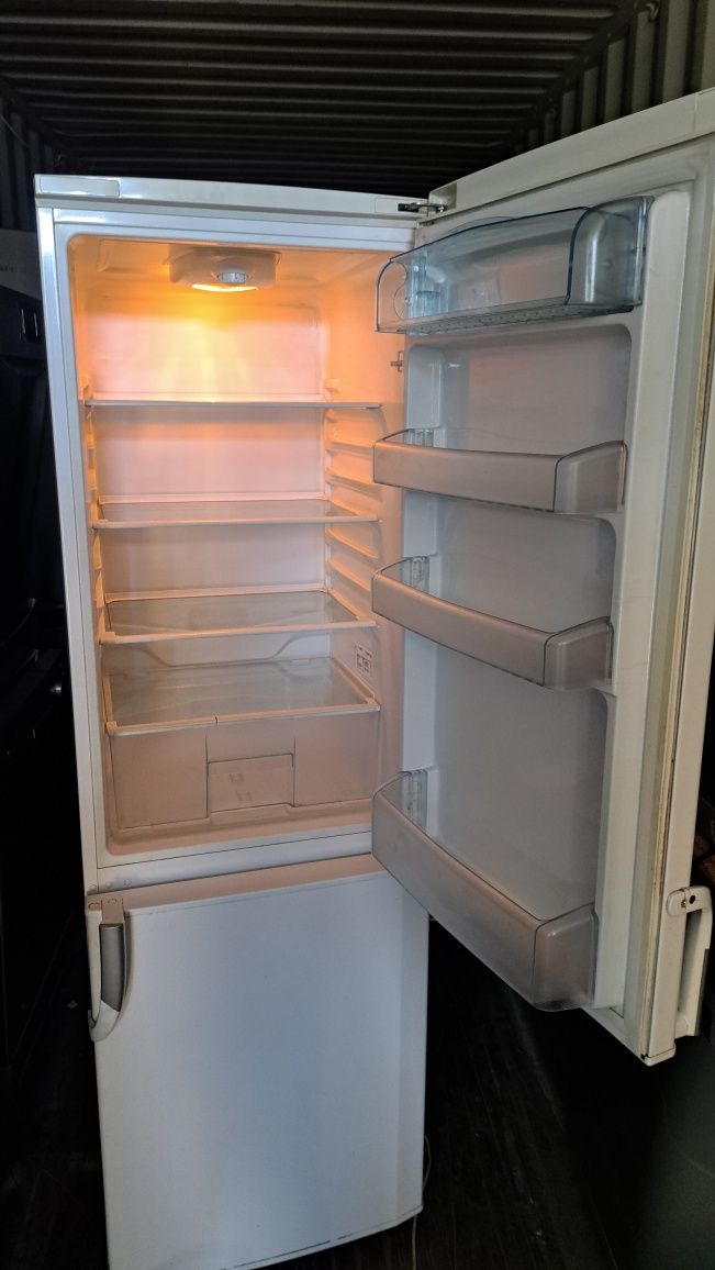 Sprzedam lodówkę firmy Beko