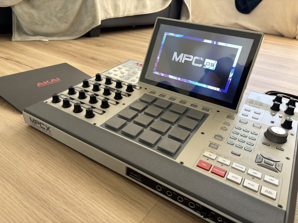 Akai MPC X SE special edition como novo