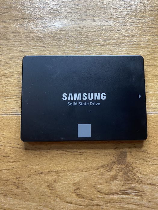 Ssd диск Samsung 860 evo 500 gb гигабайт 99% жизни 2.5 формата идеал