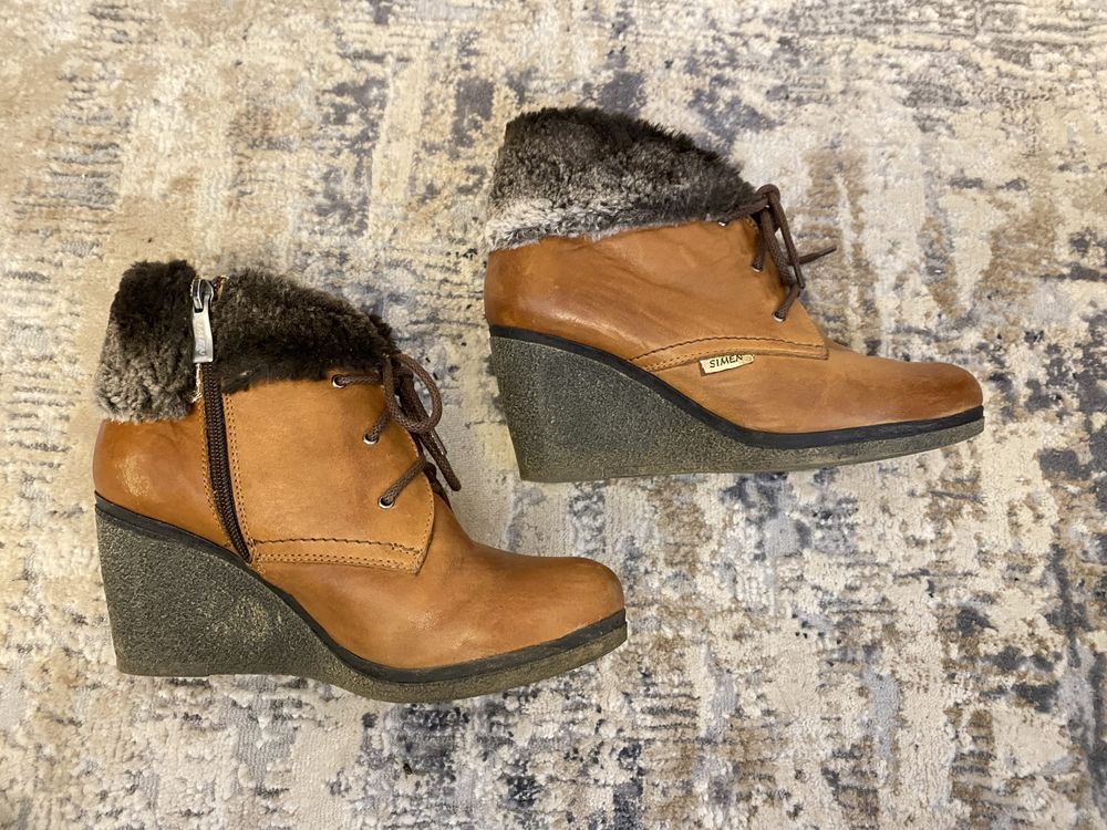 Damskie buty zimowe na koturnie