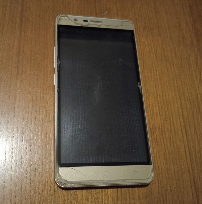 Мобільний телефон S-TELL P 750 на запчастини