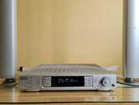 UNIWERSUM DOLBY PRO RECEIVER   kino domowe - wzmacniacz audio