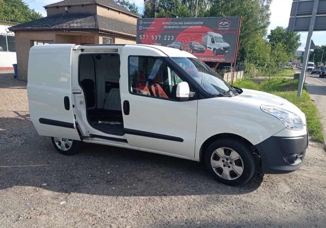 WYNAJEM wypożyczalnia busa 8-9 osobowego fiat Doblo dostawczak