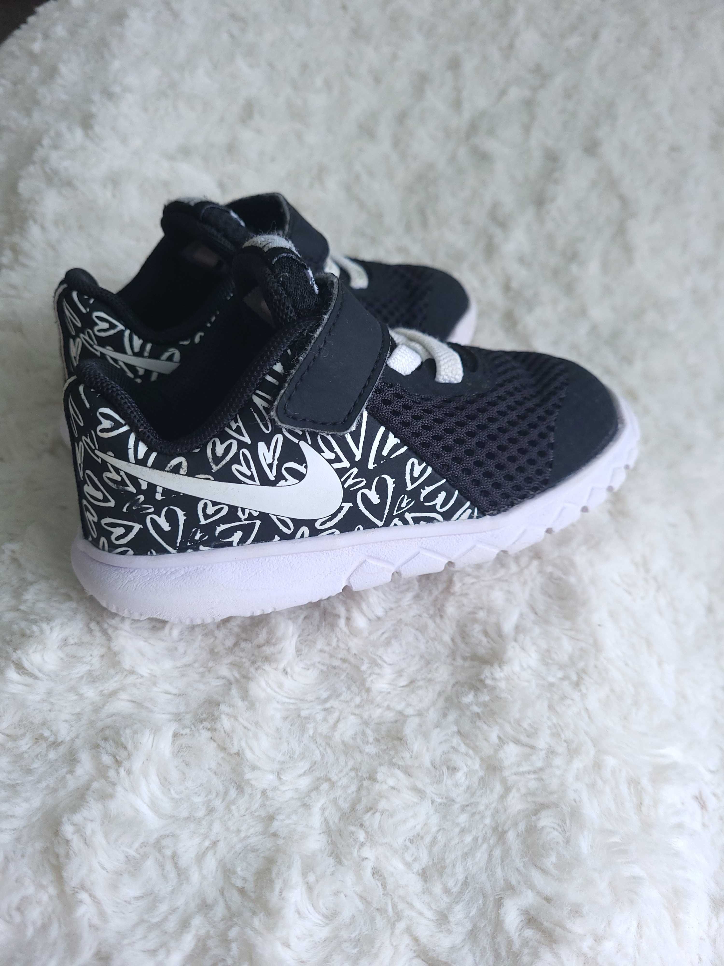 фірмові кросівки від nike flex experience 5 print р. 22