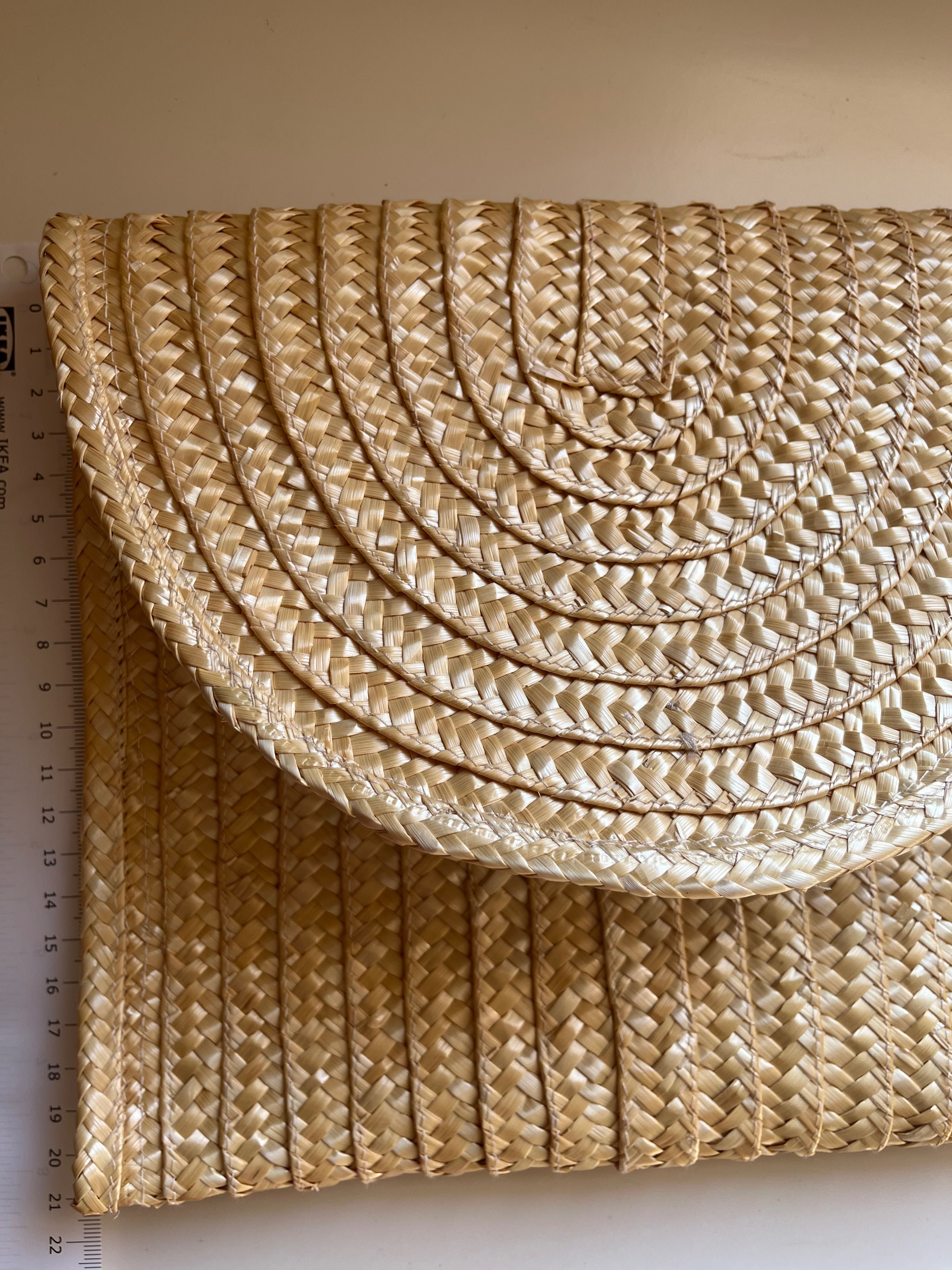 Carteira tipo clutch em palha de centeio (Novo)