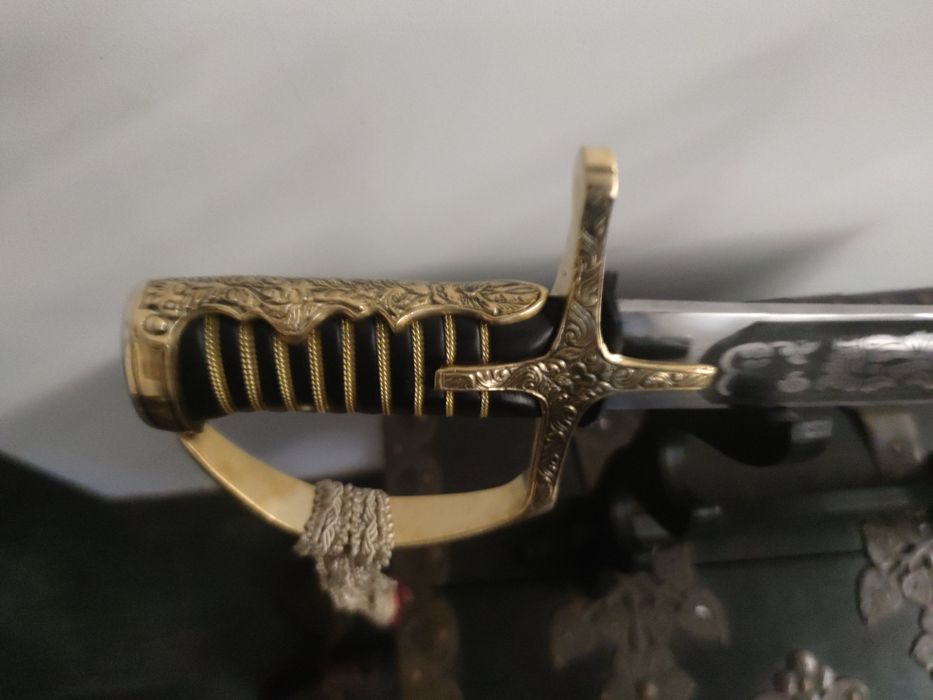 Pieknie zdobiona szabla husarska z temblakiem cheostem zdobiona nowa