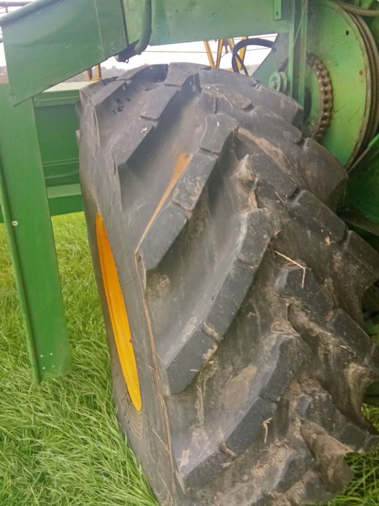 Комбайн John Deere 975