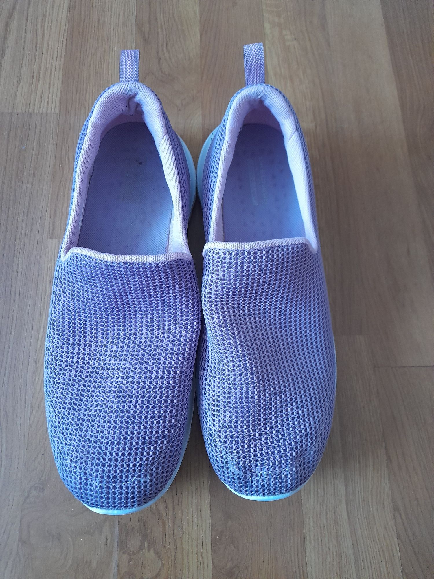 Макасіни жіночі бренду Skechers  42 розмір