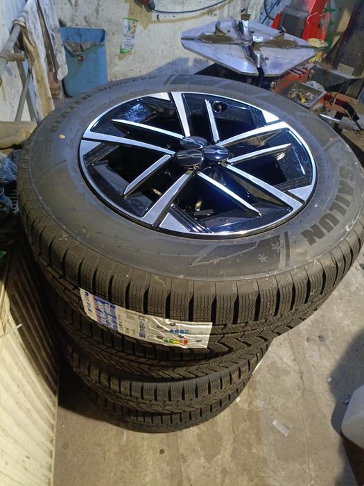 Nowe koła aluminiowe zimowe 215/65/17 Sailun Dacia duster bigster