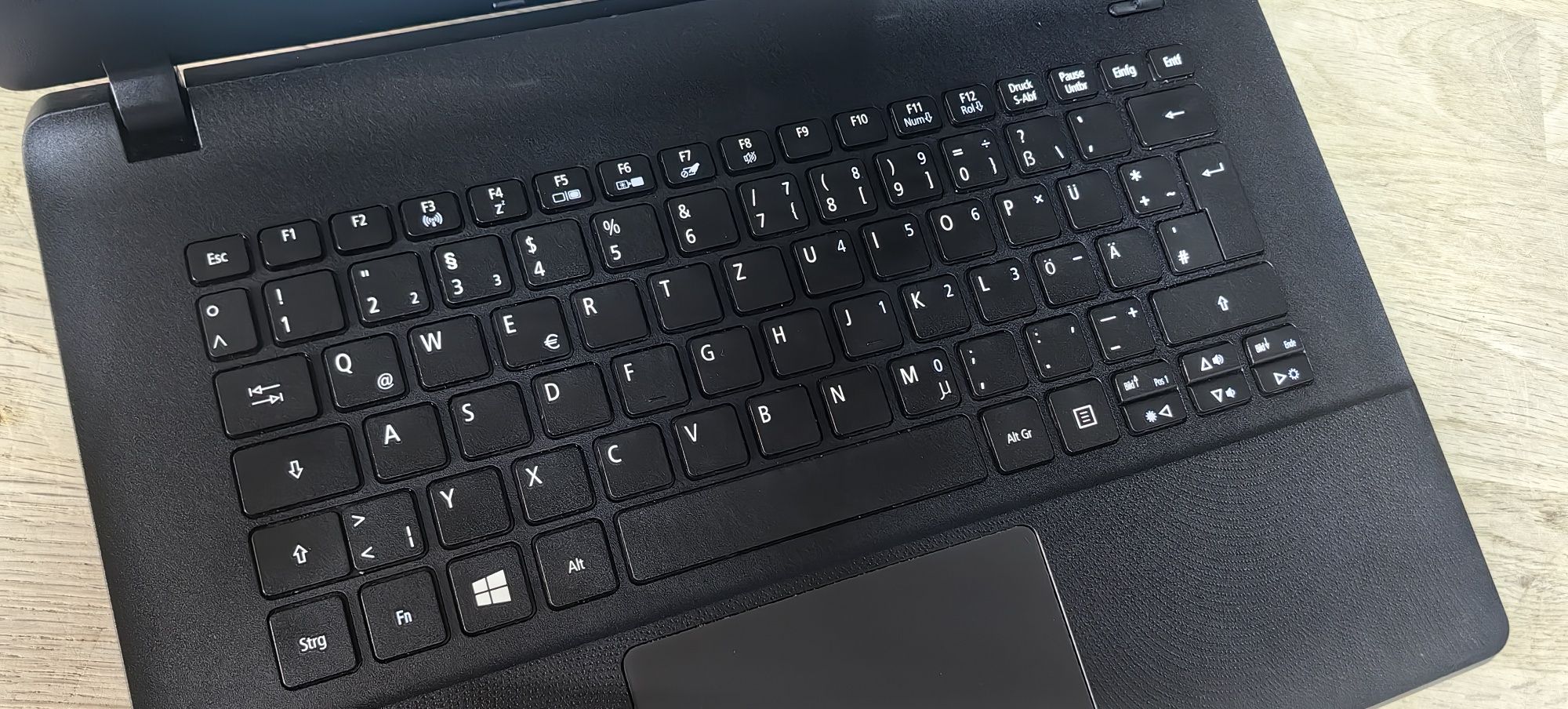 Ноутбук Acer ES1-331/Pentium N3700/Ram 4Gb/HDD 500Gb/Windows 10