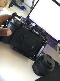Lumix GH5 II + lente 25 mm + a case metálica