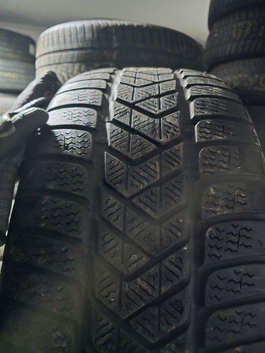 245/35R21 Pirelli Sottozero 3